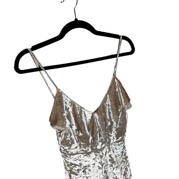 URBAN OUTFITTERS Velvet Romper S Ruffle Cut‎ Out Open Back Party Club Neutral - Picture 4 of 9